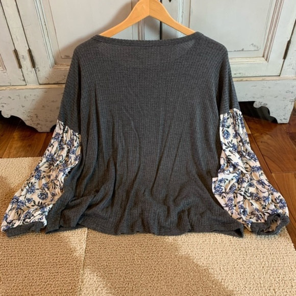 Waffle Weave Tie Front Print Chiffon Sleeve Top - Picture 5 of 6